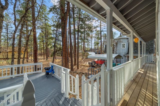 625 E WOODLAND LAKE Road, Pinetop, AZ 85935