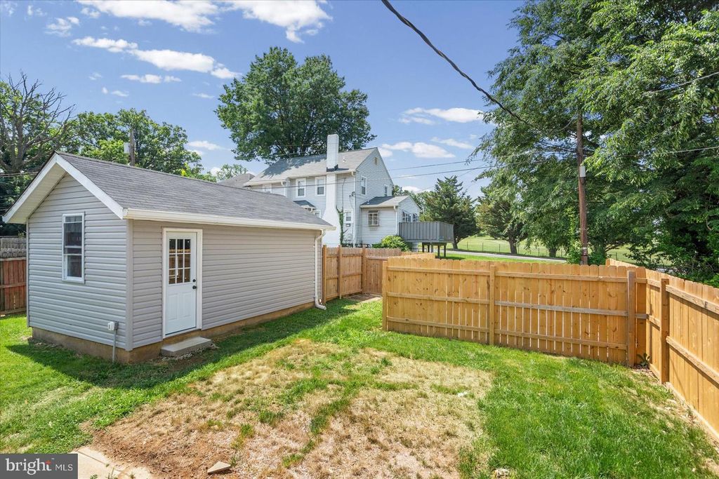 Image 36 of property listing at 4307 MIAMI PL, Baltimore, MD 21207