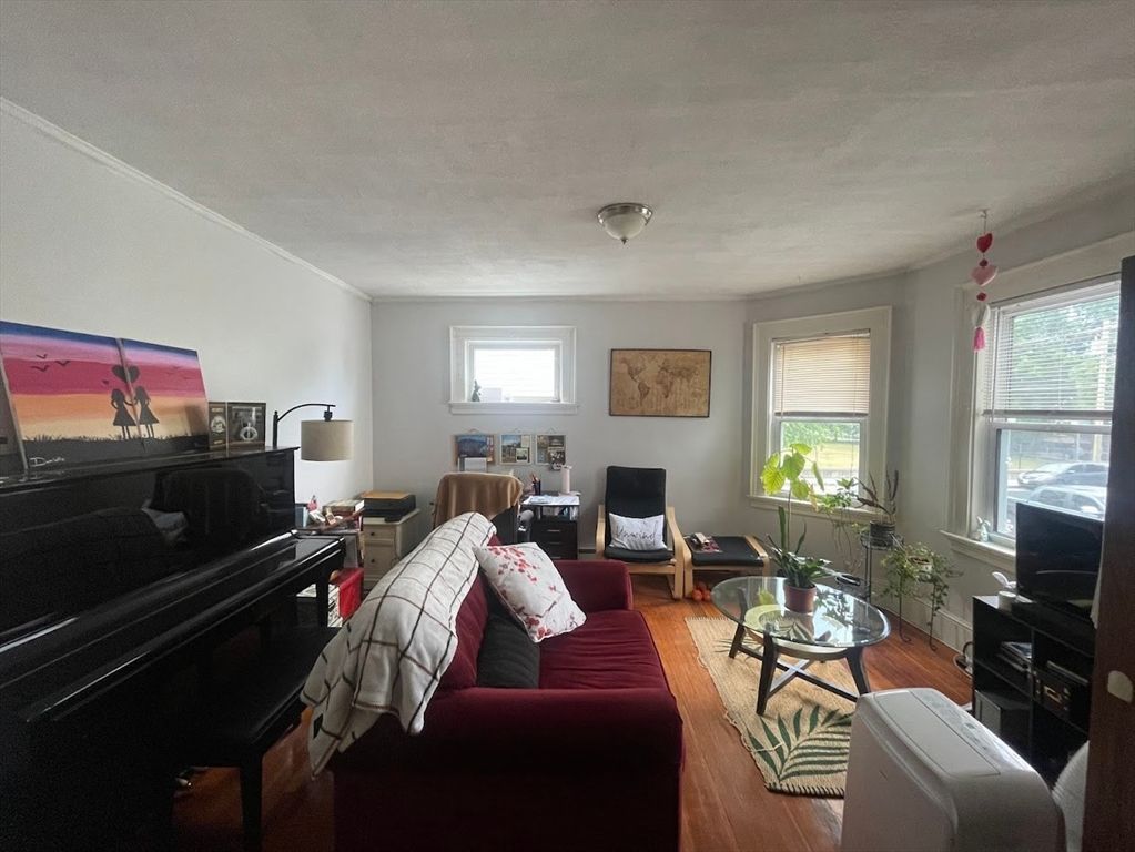 22 Dante Ave 22, Belmont, MA 02478