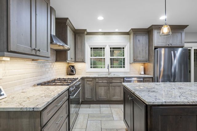 2413 Woolson Road, Chattanooga, TN 37406