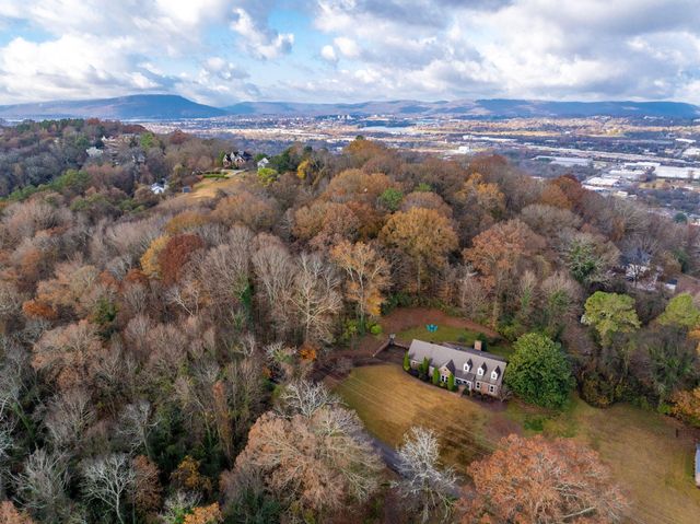 2413 Woolson Road, Chattanooga, TN 37406