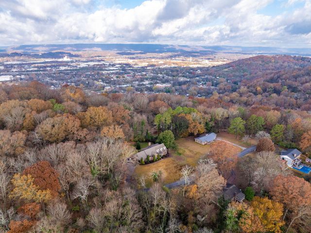 2413 Woolson Road, Chattanooga, TN 37406