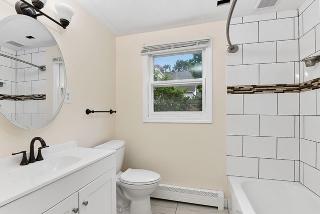7 Boardman Ln 1, Attleboro, MA 02703