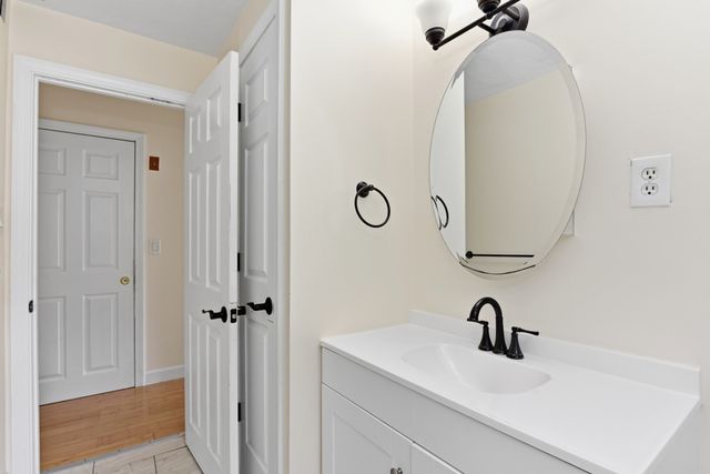 7 Boardman Ln 1, Attleboro, MA 02703