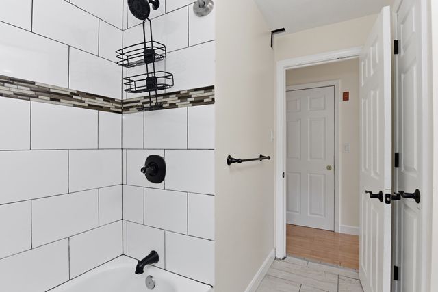 7 Boardman Ln 1, Attleboro, MA 02703