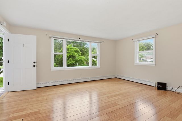 7 Boardman Ln 1, Attleboro, MA 02703