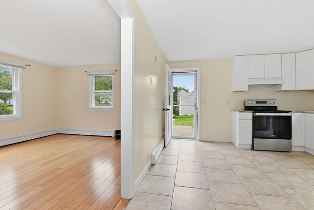 7 Boardman Ln 1, Attleboro, MA 02703