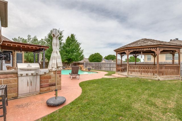2456 Whispering Breeze Drive, Grand Prairie, TX 75050
