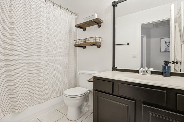 2456 Whispering Breeze Drive, Grand Prairie, TX 75050