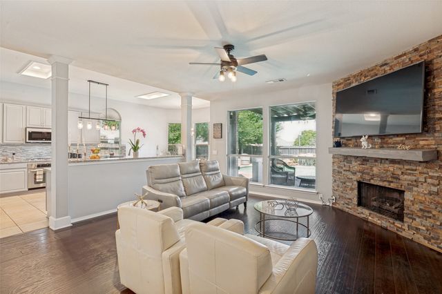2456 Whispering Breeze Drive, Grand Prairie, TX 75050
