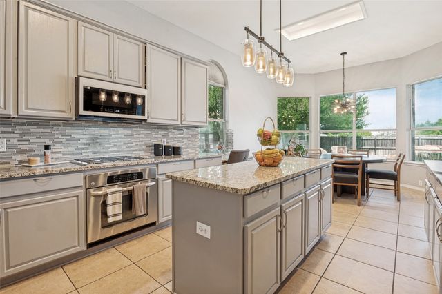 2456 Whispering Breeze Drive, Grand Prairie, TX 75050