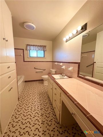 113 E Young Avenue, Temple, TX 76501