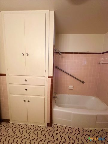 113 E Young Avenue, Temple, TX 76501