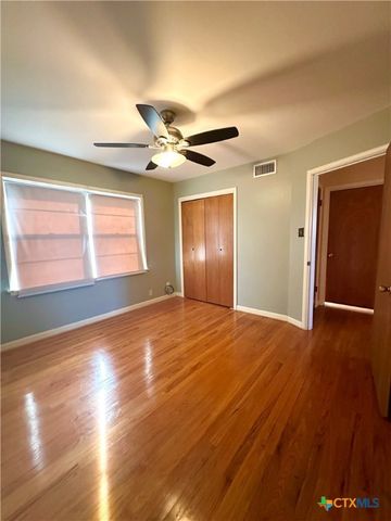 113 E Young Avenue, Temple, TX 76501