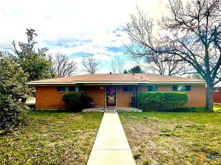 113 E Young Avenue, Temple, TX 76501