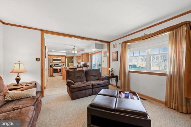 4305 RIDERS LN, Upper Chichester, PA 19061