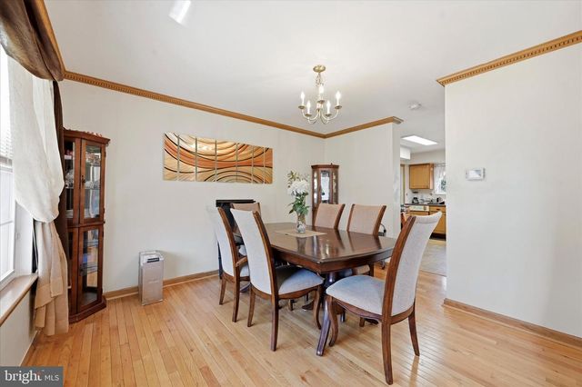 4305 RIDERS LN, Upper Chichester, PA 19061