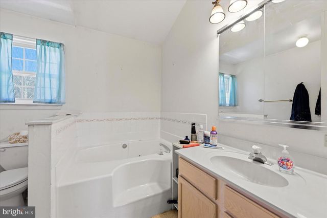 4305 RIDERS LN, Upper Chichester, PA 19061