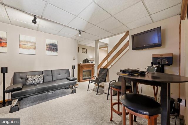 4305 RIDERS LN, Upper Chichester, PA 19061