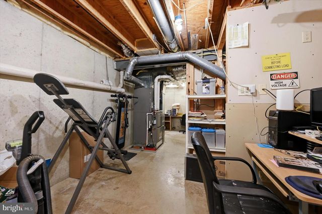 4305 RIDERS LN, Upper Chichester, PA 19061