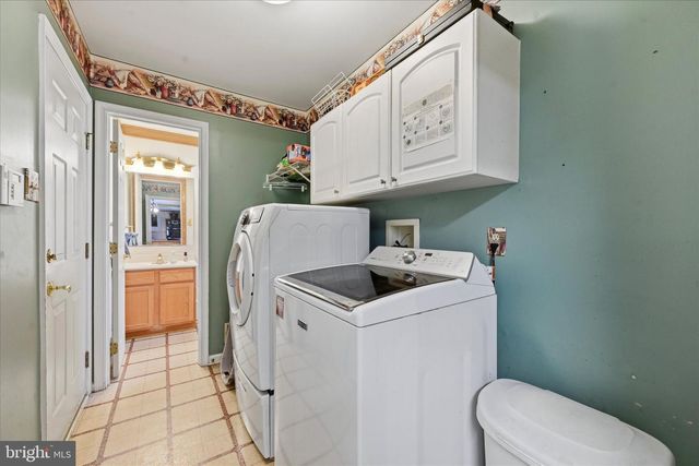 4305 RIDERS LN, Upper Chichester, PA 19061