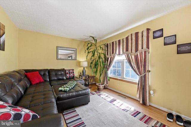 4305 RIDERS LN, Upper Chichester, PA 19061