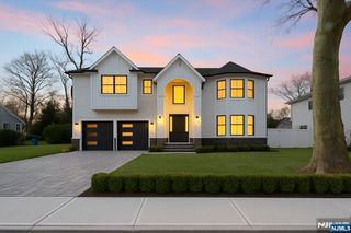 806 Arbor Road, Paramus, NJ 07652