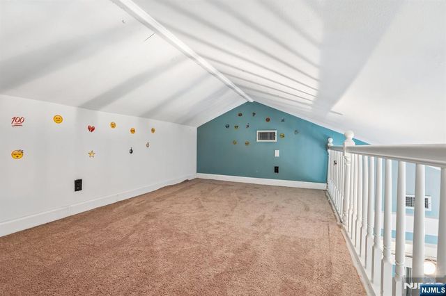 18 Roxbury Downs, Upper Saddle River, NJ 07458