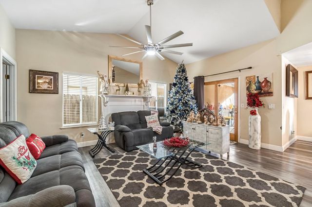 2372 Ironwood Way, Madera, CA 93637