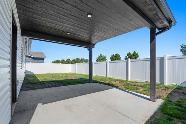 10326 W Salmonberry Rd, Cheney, WA 99004