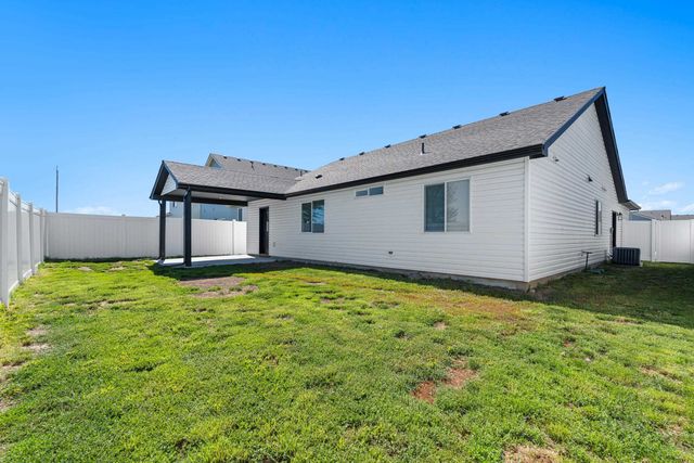 10326 W Salmonberry Rd, Cheney, WA 99004