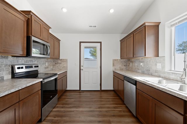 10326 W Salmonberry Rd, Cheney, WA 99004