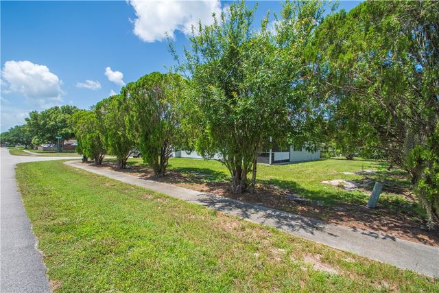 261 Mensh Avenue, Sebastian, FL 32958