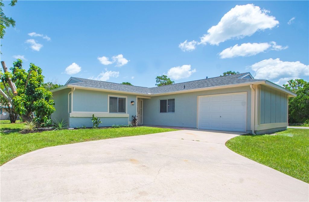 261 Mensh Avenue, Sebastian, FL 32958