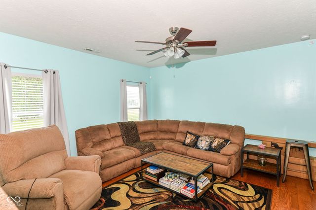 4727 Deacon Lane, Indianapolis, IN 46237