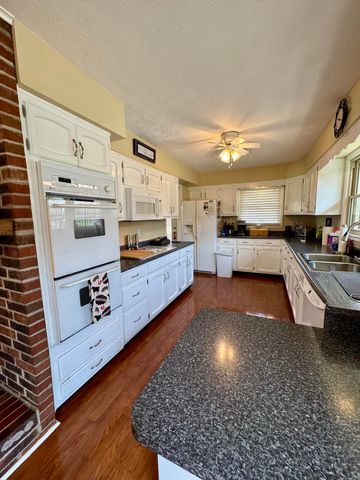 1538 Groggins Ferry Road, Nicholasville, KY 40356