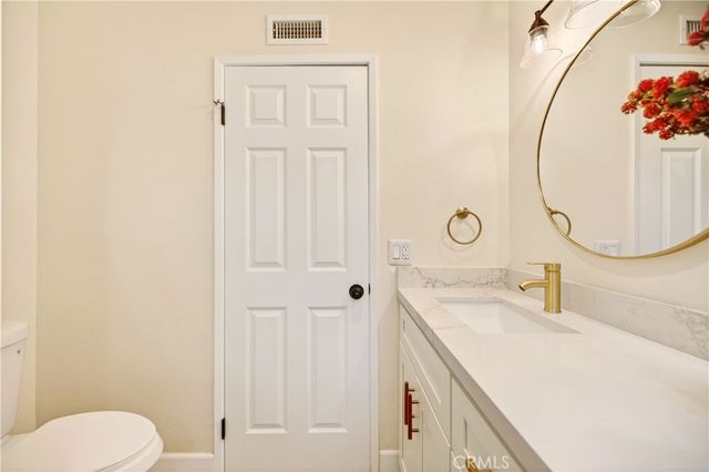 1070 S Road Runner, Anaheim, CA 92807