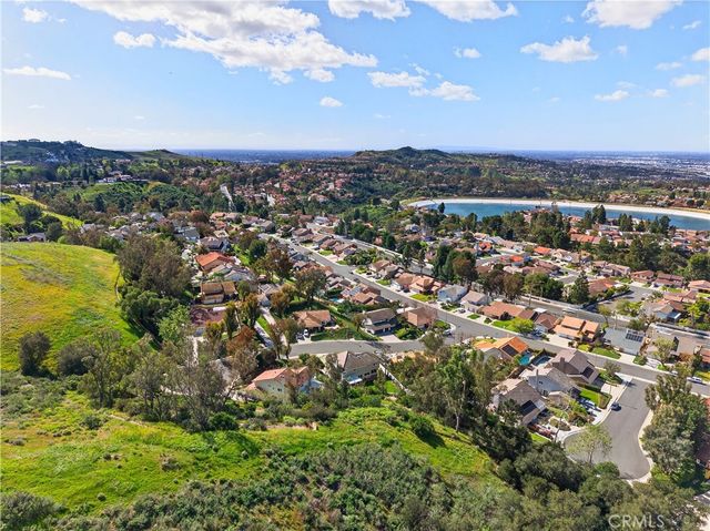 1070 S Road Runner, Anaheim, CA 92807