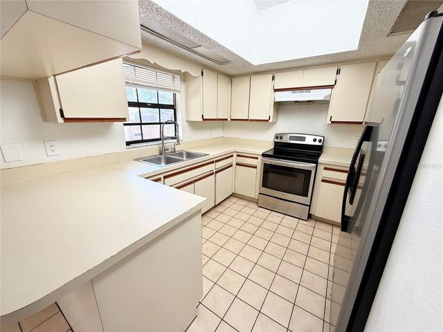 8336 JACKSON SPRINGS ROAD, Tampa, FL 33615