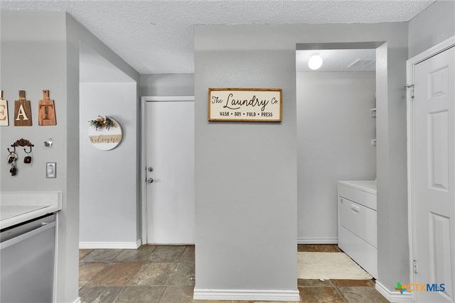 6747 Sunlit Pass Drive, San Antonio, TX 78239