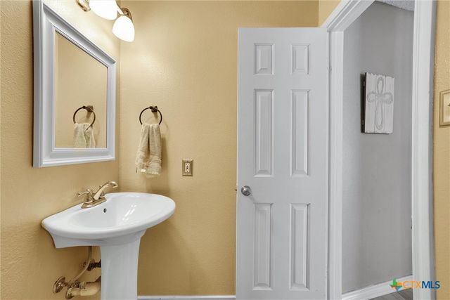 6747 Sunlit Pass Drive, San Antonio, TX 78239