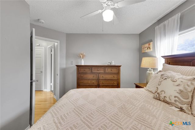 6747 Sunlit Pass Drive, San Antonio, TX 78239