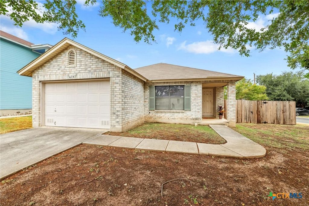 6747 Sunlit Pass Drive, San Antonio, TX 78239