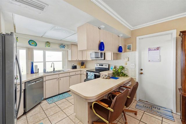 6388 21ST AVENUE N, St Petersburg, FL 33710