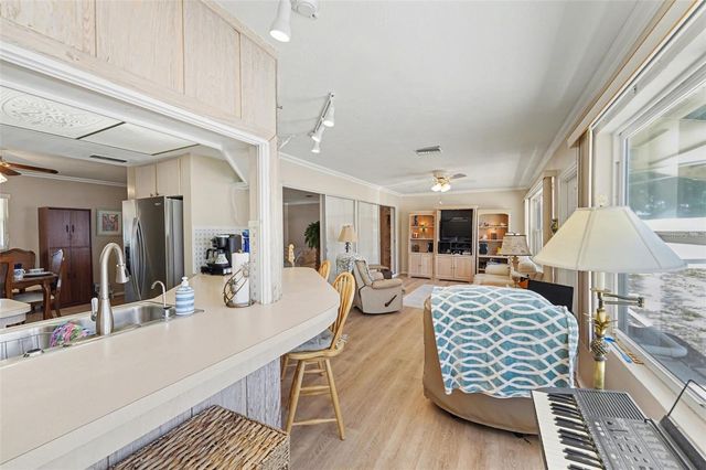 6388 21ST AVENUE N, St Petersburg, FL 33710