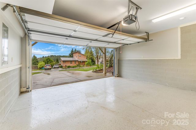 45 Tahkieostie Trail, Asheville, NC 28806