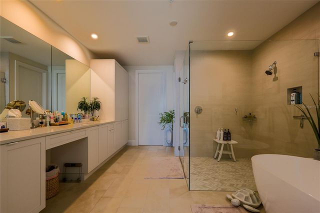 2910 W BARCELONA STREET 604, Tampa, FL 33629