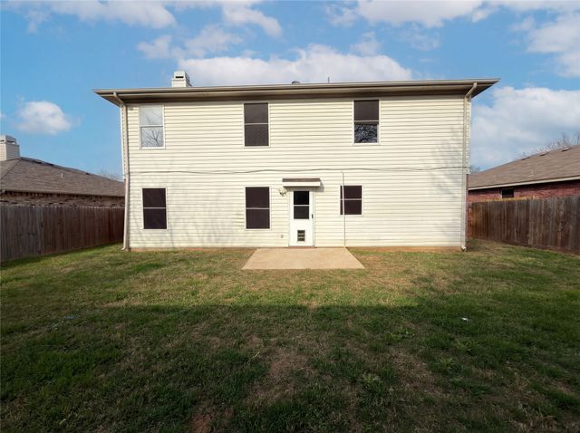 8505 Seven Oaks Lane, Denton, TX 76210