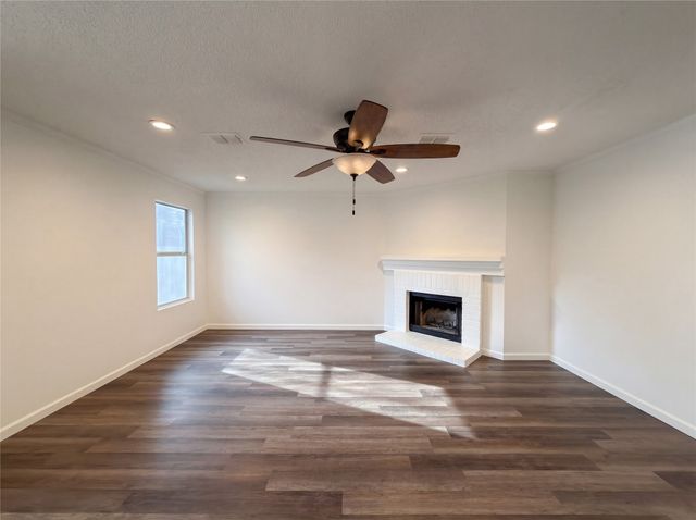 8505 Seven Oaks Lane, Denton, TX 76210