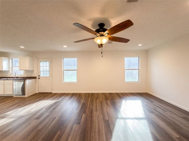 8505 Seven Oaks Lane, Denton, TX 76210